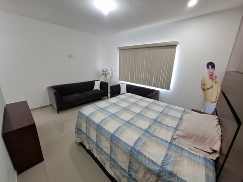 Casa En Venta En El Fracc Lomas De La Rioja