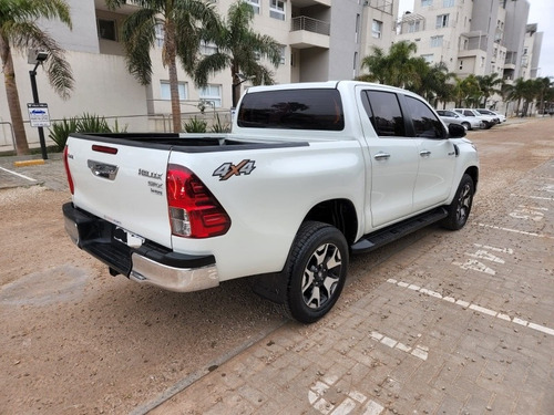 Imagen 4 de 9 de Toyota Hilux 2018 2.8 Cd Srx 177cv 4x4 At