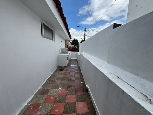 Consultorio En Arriendo/venta En Los Cedros. Cod V16262