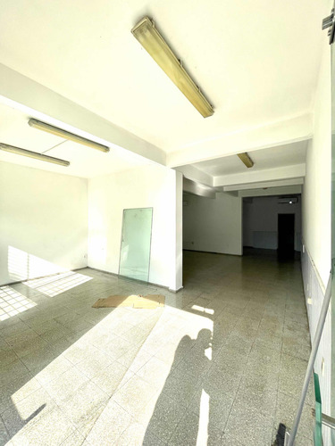 Imagen 7 de 16 de Av Bolivia Y Av Italia. Alq Comercial Empresa , Clínica Etc
