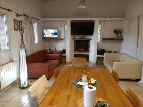 Imagen 5 de 27 de Casa Tradicional En Venta En Barrio Cerrado Campos De Álvarez, Moreno