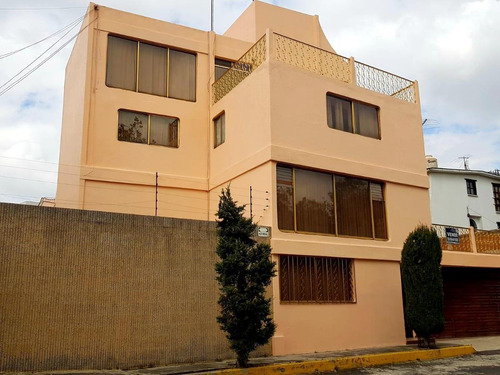 Casa En Venta A Un Lado Del Club De Golf Chapultepec