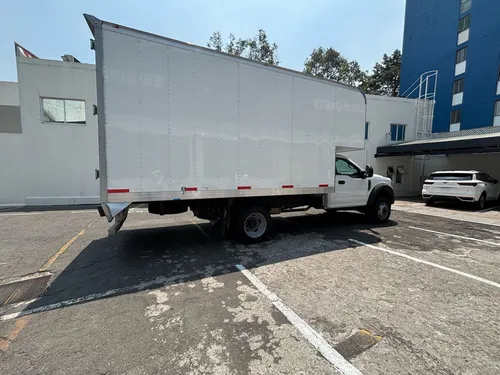 Ford F-550 6.8 Xl At