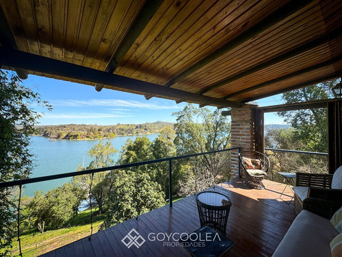Casa En Venta De 5 Dorm. En Las Cabras