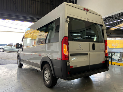 Peugeot Boxer 2024 Executiva 17 Lugares