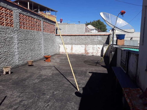 Casa Em Baependi Mg, Terra De Nhã Chica, Com 04 Quartos , Terreno 1.000 M2, Com Comercio Alugado Em Baixo. - 310