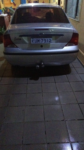 Ford Focus Sedan 1.6 Glx 4p 2006