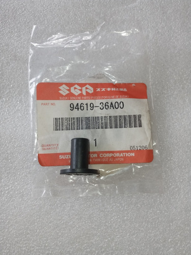 Imagen 3 de 3 de Tuerca De Goma Para Fijar Vicera De V-strom Original Suzuki