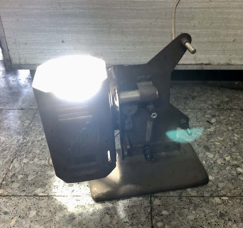 Proyector De Películas 16mm Manual Antiguo Cine Mudo (Usado)