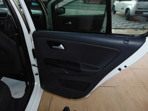 Imagem 9 de 15 de Volkswagen Fox 1.0 G2 Trend 2014