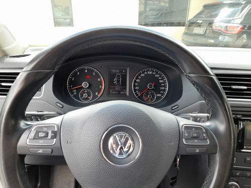 Imagem 8 de 13 de Vw - Jetta Highline 2.0 Tsi At - 2014 - Teto Solar 211cv