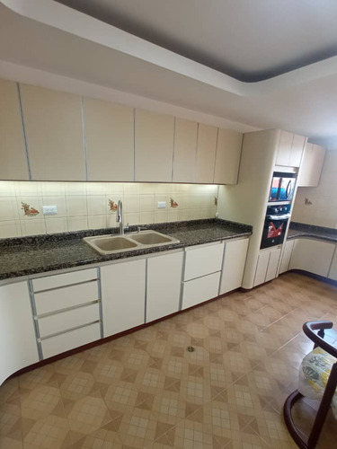 En Venta Apto Parque Cotoperiz. Barrio Sucre. Maracay