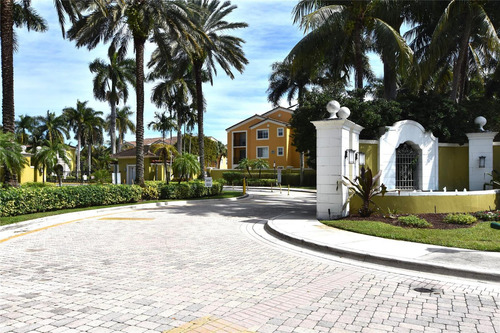 Venta De Departamento En Condominio De Lujo