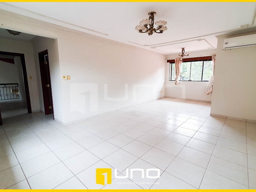 Imagen 9 de 11 de Barrio Fleig Hermosa Casa Con Piscina En Alquiler