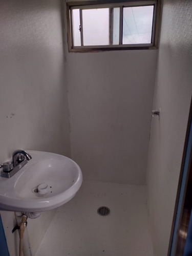 Imagen 9 de 14 de Renta Dormitorio Casa Movil Remolque Caseta Para 2 Personas