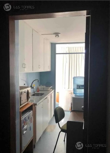Oficina - Ciudad Vieja - Frente, De Categoría, G.c 8.000