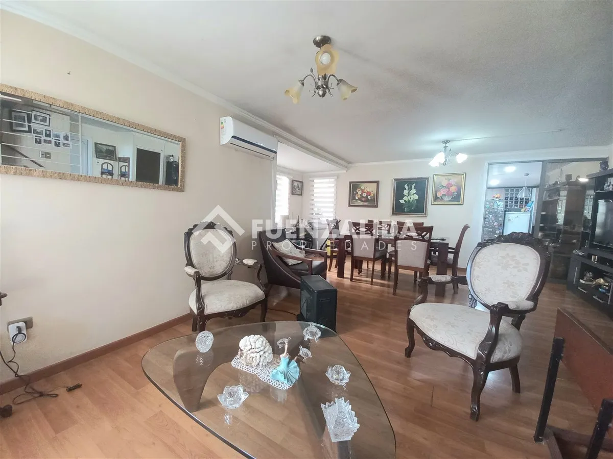 Imagen 3 de 30 de Casa En Venta De 4 Dorm. Remodelada, A Pasos Metro, En Ñuñoa