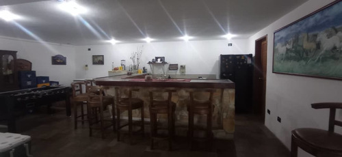 Imagen 9 de 14 de Casa En Sant Omero Tres Pisos 4 Habitaciones Los Teques