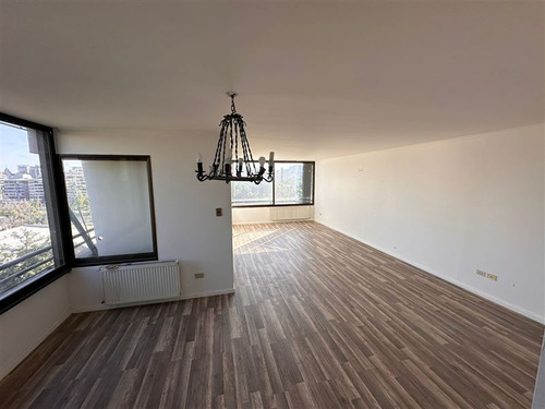 Departamento En Arriendo De 4 Dorm. En Las Condes