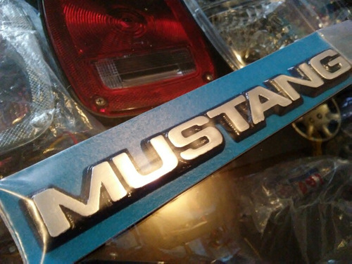 Emblema Letras Mustang Generico Aluminio Sin Adhesivo