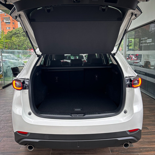 Imagen 4 de 14 de Mazda Cx5 Touring 2.0 Blanco