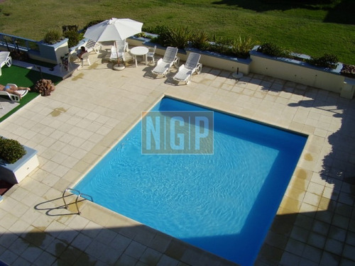 Apartamento En Peninsula, 2 Dormitorios -ref:1798