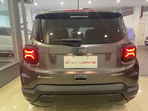 Imagen 17 de 25 de Jeep Renegade Sport H