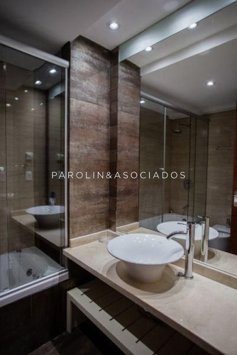 Departamento De 2 Dormitorios En Miami Boulevard, Punta Del Este- Ref: 46