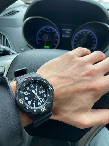 Reloj Hombre Casio Mrw-200h-1bv Fechador Marco Giratorio