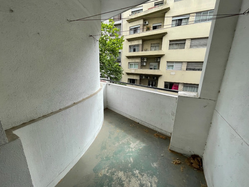 Imagen 24 de 30 de Alquiler Apartamento 4 Dormitorios Centro Montevideo