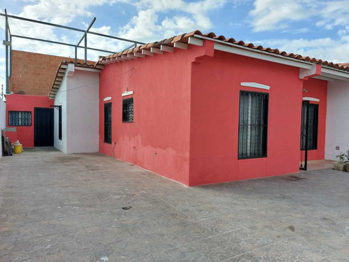 Casa En Urbanizacion Aguasal Cerca De Villa Lago En Ciudad Alianza