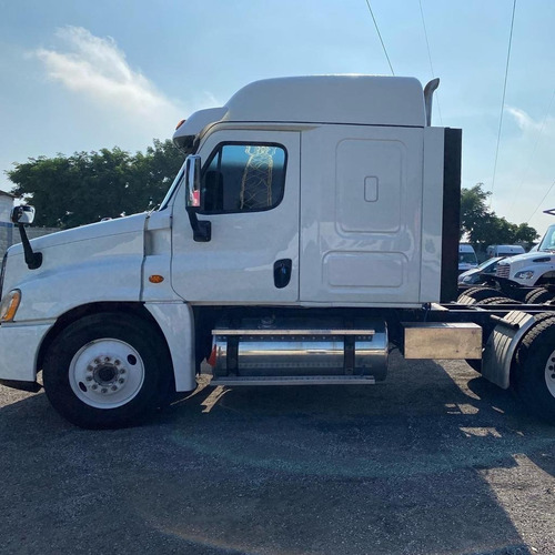 Imagen 3 de 8 de Tractocamión Seminuevo Freightliner Cascadia 2017