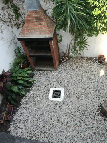 Imagen 1 de 11 de Duplex-2 Dormitorios-jardin-cochera Fija