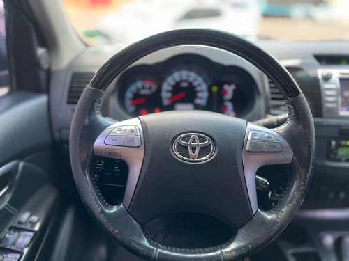 Toyota Hilux SW4 SRV D4-D 4x4 3.0 TDI Dies. Aut