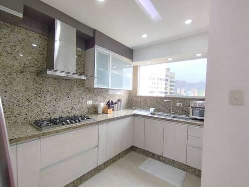 Yeily Colina Vende Apartamento En La Urb. El Bosque Resd. Risbel Garden Piso Bajo