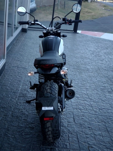Imagen 18 de 25 de Ducati Scrambler Icon Dark - No Benelli Leoncino!