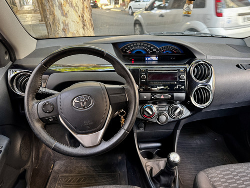 Toyota Etios 1.5 Sedan Xls