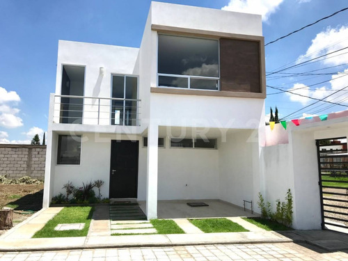 Casa En Preventa Opción Con Y Sin Roof Garden Momomoxpan Cerca Explanada, Puebla