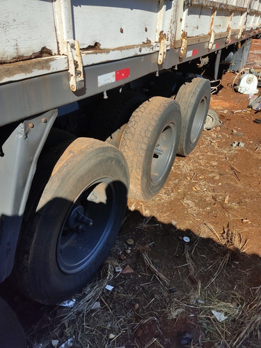 Imagem 10 de 15 de Carreta Graneleira
