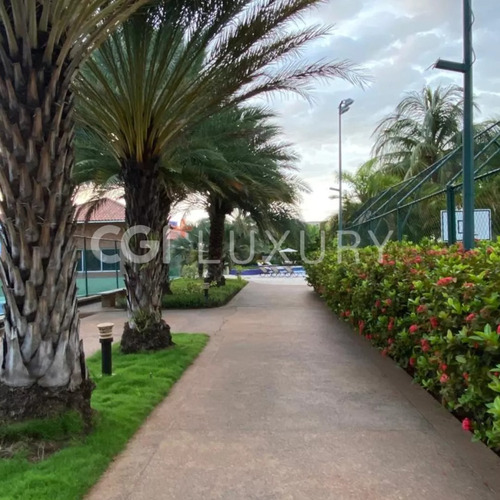 Cgi+ Luxury Lecheria, Vende Apartamento En Conjunto Residencial Puerto Mares