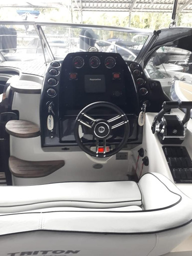 Imagem 3 de 9 de Triton 330 2015 2 X Mercruiser 220 Hp 170 Hrs. Gas.