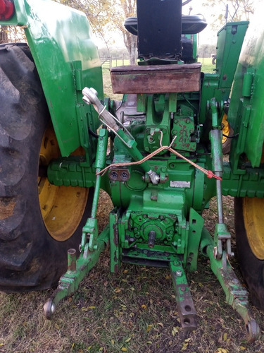 John Deere 3530