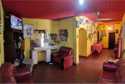 Imagen 4 de 12 de Vendo Casa Cerca De La Uni: 3 Habitaciones Y 2 Baños.