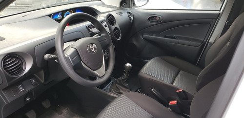 Imagen 7 de 11 de Toyota Etos Aibo 1.5 Caja De 6ta Utilitario Romera Tandil