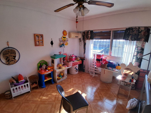 Excelente Chalet De 5 Ambientes