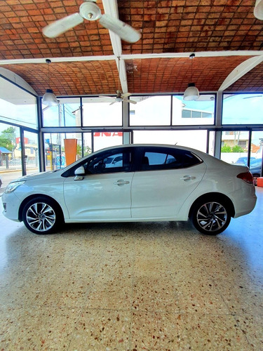 Imagen 3 de 11 de Citroën C4 Lounge 2017 1.6 Thp 165 At6 Shine