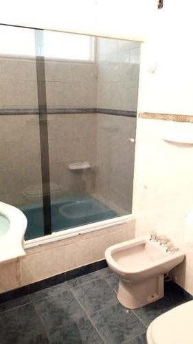 Luminoso Semipiso De 5 Ambientes Con Balcón Y Vista Abierta En Venta - Barrio Norte
