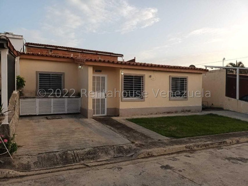 Imagen 29 de 30 de !!sp!! Casa En Venta Villas De Yara Barquisimeto Lara, Venezuela. Selena Pacheco, Contacto 0424-5197639. Cod. Flex # 23-10392 $ 11000 3 Dormitorios 2 Baños 200 M²