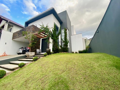 Imagem 2 de 27 de Casa No Glória Com 4 Quartos Para Venda, 325 M² - Lg3883