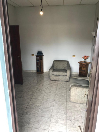 En Venta En El Palomar Hermoso 3 Ambientes En Planta Alta Tipo Casa Oportunidad. F: 9857